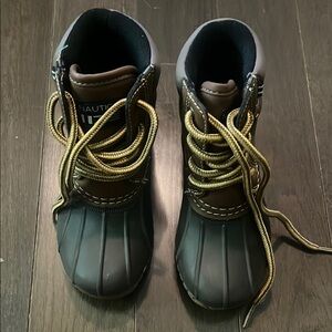 Kid’s Nautica Brown and Black Rain & Snow Boots Size 9